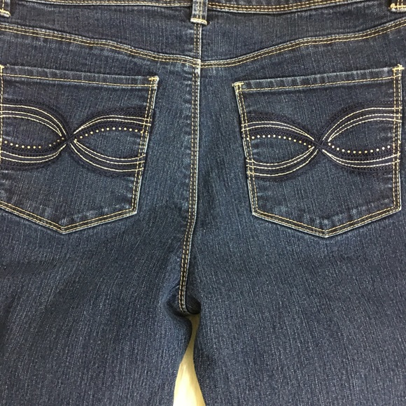 White House Black Market Boot Leg Mid rise Jeans - Picture 4 of 7